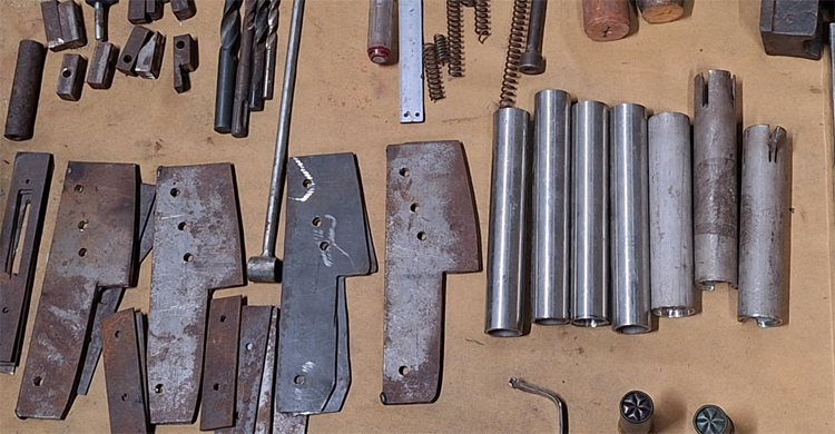 নির্বাচনে অস্ত্র সরবরাহের পরিকল্পনা, অবৈধ অস্ত্র কারখানায় অভিযান