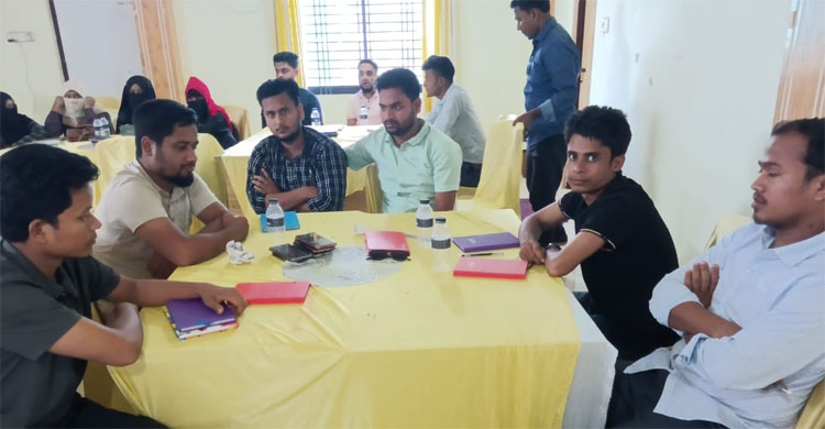 ক্যাম্পের বাইরে সেমিনারে অংশ নিয়ে আটক ৩২ রোহিঙ্গা