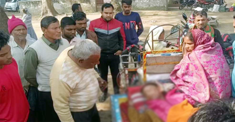 বাবা ট্রাকের সমর্থক, নৌকার অফিসে ছেলের শরীরে গরম চা দেওয়ার অভিযোগ