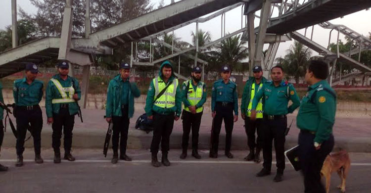 রাজধানীজুড়ে পুলিশের ৬৬৭ টহল টিম, ২৪ ঘণ্টায় গ্রেফতার ১৮১