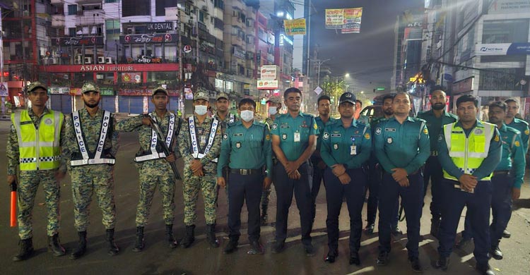 আইনশৃঙ্খলা পরিস্থিতি স্থিতিশীল রাখতে ঢাকা মহানগর এলাকায় পুলিশি কার্যক্রম জোরদার করা হয়েছে