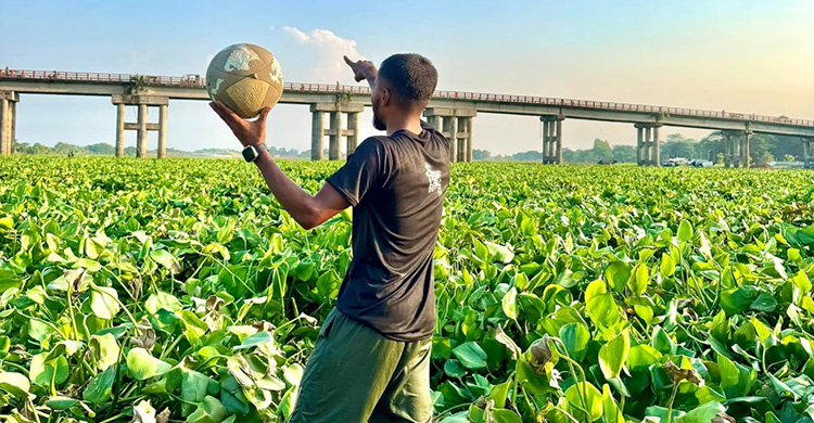 কচুরিপানার দখলে খরস্রোতা ধনাগোদা