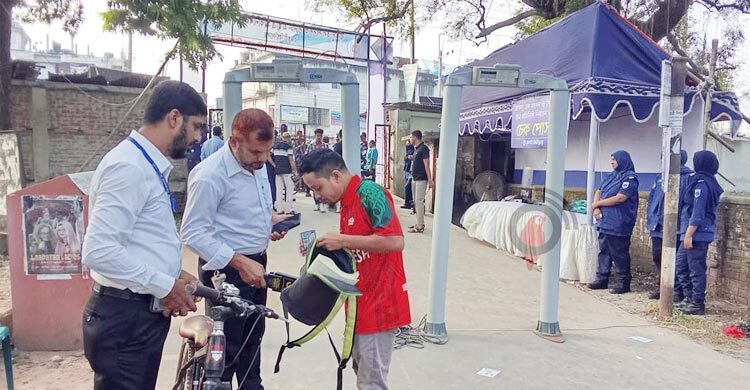 ক্যাম্পাসের ৬ প্রবেশপথে কঠোর নিরাপত্তা, ঢুকতে পারছে না বহিরাগতরা