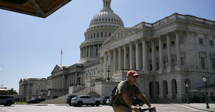 মার্কিন সরকারে শাটডাউনের আশঙ্কা