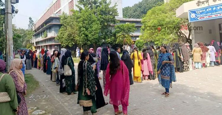 ৪ হলে এগিয়ে শিবির, পিছিয়ে ছাত্রদল