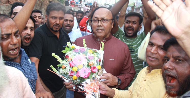 বিএনপির বহিষ্কৃত নেতা নৌকার মিছিলে