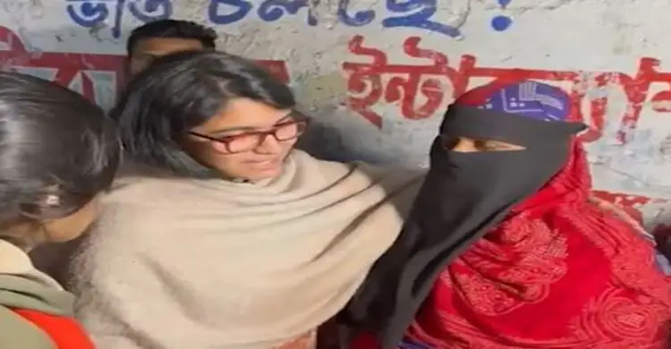 ভোটারদের বুকে টেনে নিচ্ছেন তাসনিম জারা