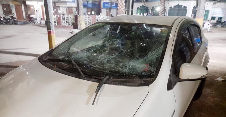 ফল প্রকাশের সময় বিজয়ী প্রার্থীর গাড়ি ভাঙচুর