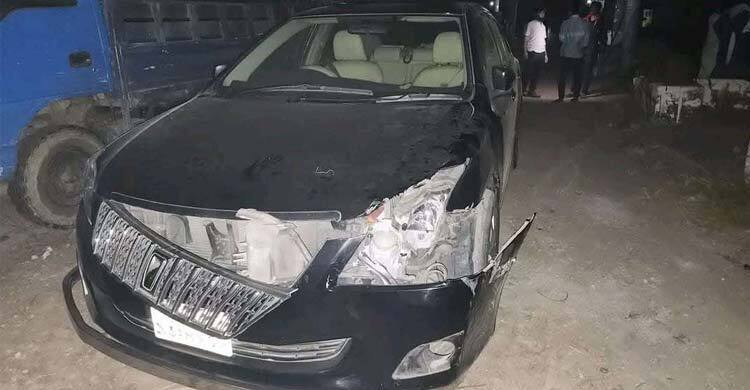 Sarjis, Hasnat survive road crash in Chattogram