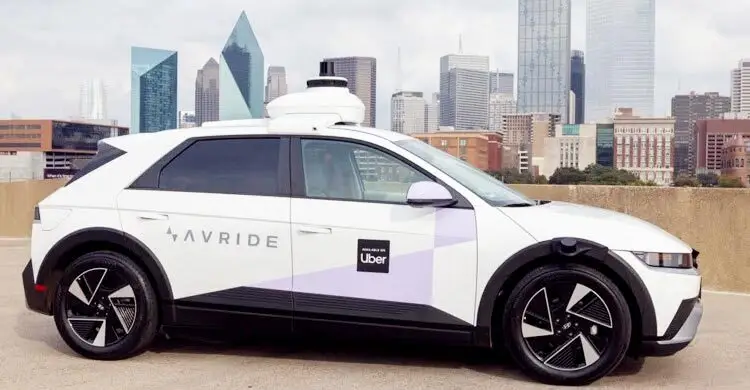 রোবোট্যাক্সি চালু করছে উবার