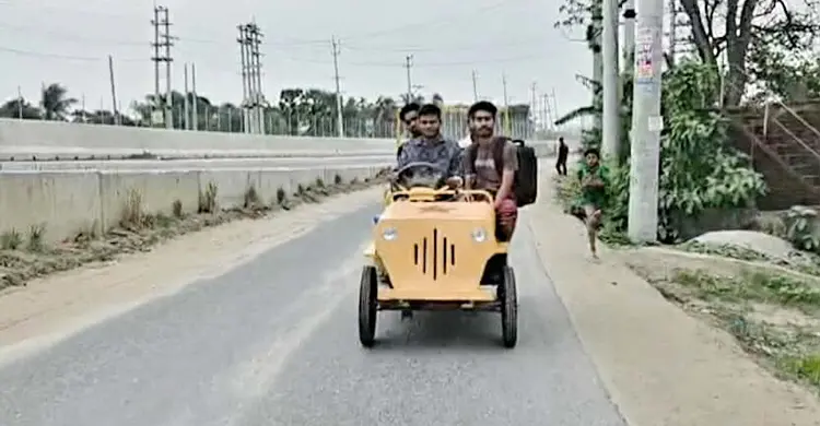 লাগবে না জ্বালানি, ব্যাটারিতেই চলে সোহেলের তৈরি জিপ গাড়ি