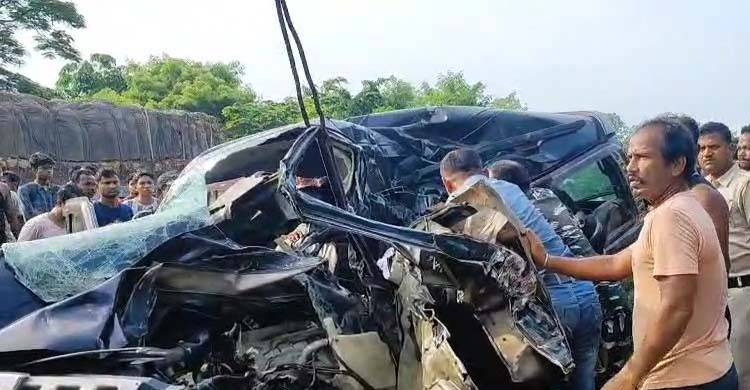 পশ্চিমবঙ্গে সড়ক দুর্ঘটনায় ৪ জনের মৃত্যু