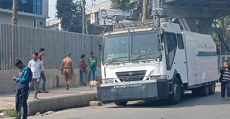 চট্টগ্রাম বন্দরে লাগাতার ধর্মঘট শুরু