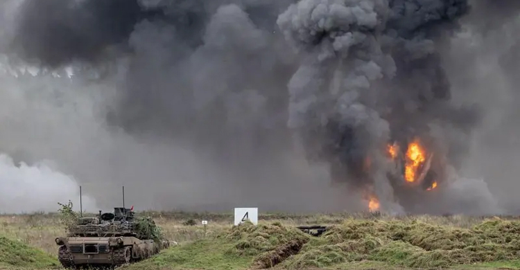 অস্ত্রের পেছনে খরচ বাড়লে জলবায়ুর জন্য ঝুঁকি বাড়ে?