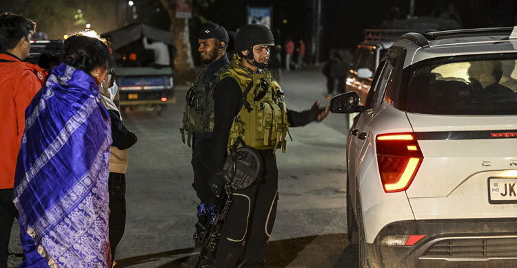 India hunts gunmen who killed 26 in Kashmir tourist hotspot