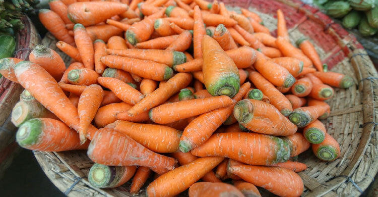 যে কারণে ডাক্তার শীতে গাজর খেতে বলেন