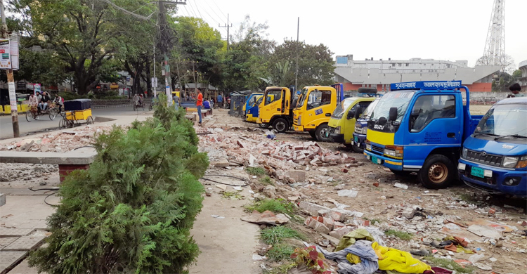 ২৪ ঘণ্টা না যেতেই ট্রাকের দখলে চট্টগ্রামের আউটার স্টেডিয়াম