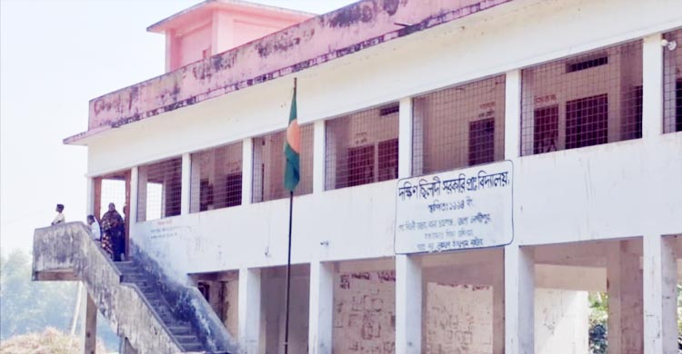 লক্ষ্মীপুরে ভোটকেন্দ্রের সিসি ক্যামেরা চুরি, ৩ দিনেও আটক নেই কেউ