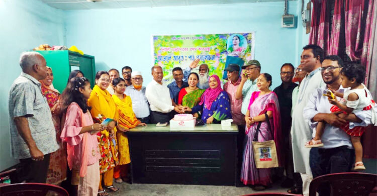 ‘আড়ালে আবৃত’ বইয়ের পাঠ পর্যালোচনা সভা