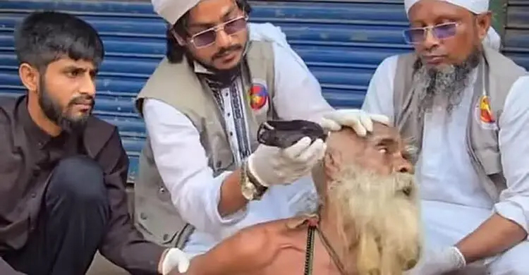 বৃদ্ধের চুল কাটার ঘটনায় গ্রেফতার ১