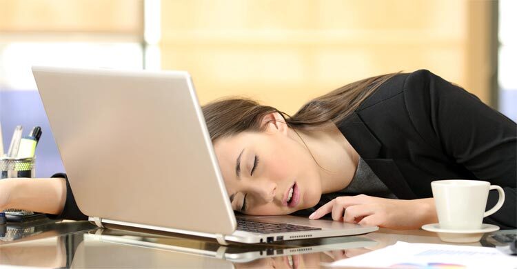 দুপুর হলেই ঘুম পাওয়ার আসল কারণ মিলল গবেষণায়