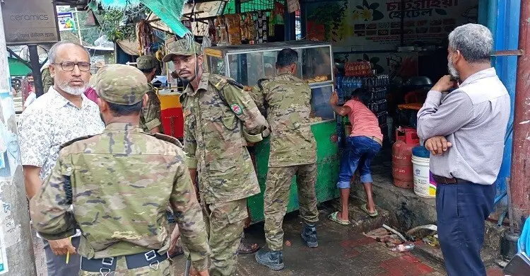 চসিকের অভিযানে ২০ অবৈধ দোকান উচ্ছেদ, জরিমানা