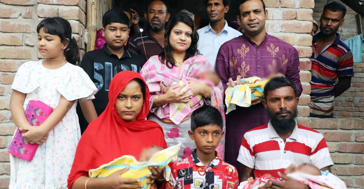 যমজ সেই চার শিশুর জন্য জেলা প্রশাসকের ঈদ উপহার