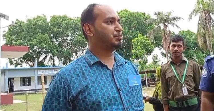 স্যার না বলায় সাংবাদিকের ওপর চটলেন প্রিসাইডিং কর্মকর্তা