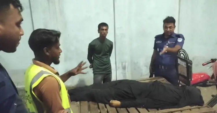 চার বছরের সন্তানকে স্টেশনে রেখে ট্রেনের নিচে ঝাঁপ দিলেন মা