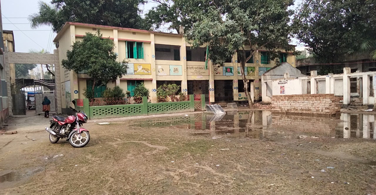 শীতে কাঁপছে চুয়াডাঙ্গা, প্রাথমিক বিদ্যালয় বন্ধ