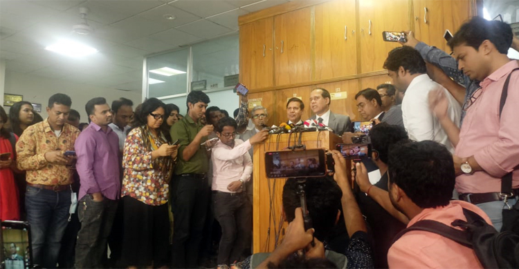 সংবিধানের বাইরে গিয়ে ভোটের সুযোগ নেই: সিইসি