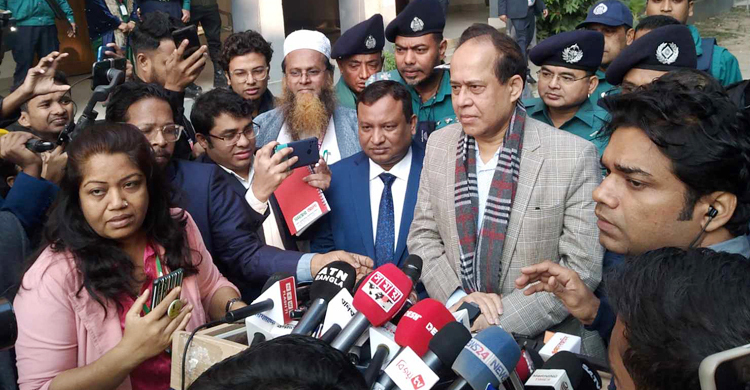 CEC casts vote at Habibullah Bahar College