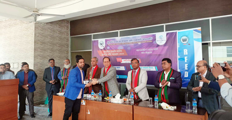 সংসদ নির্বাচনে গণমাধ্যম চমৎকার ভূমিকা পালন করেছে: সিইসি