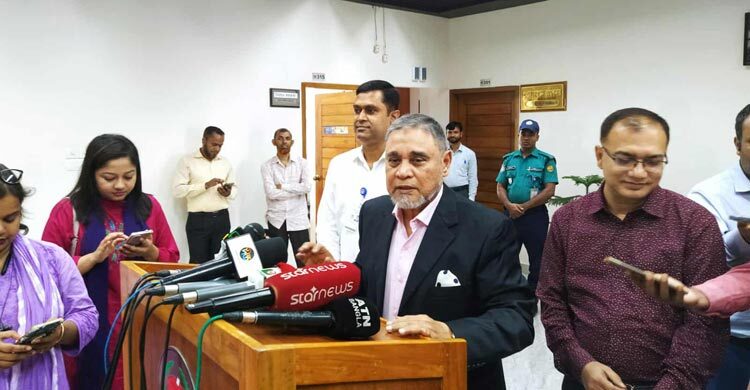 গত ৩ নির্বাচনকে বৈধ বলা পর্যবেক্ষকদের সুযোগ দেওয়া হবে না: সিইসি