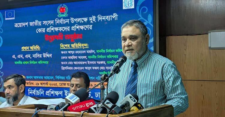 ভুয়া তথ্য প্রতিরোধের বার্তা সব জায়গায় পৌঁছে দিতে হবে: সিইসি