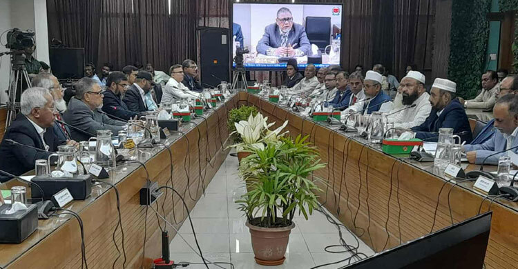 আপনারা প্লেয়ার, আমরা রেফারির ভূমিকায়: দলগুলোকে সিইসি