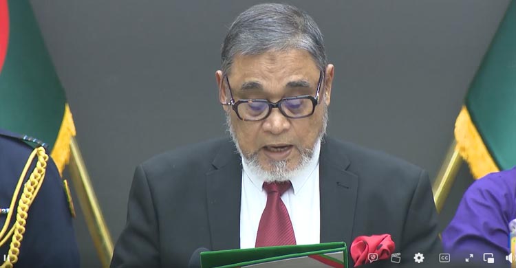 শপথ নিলেন বিএনপির নবনির্বাচিত এমপিরা