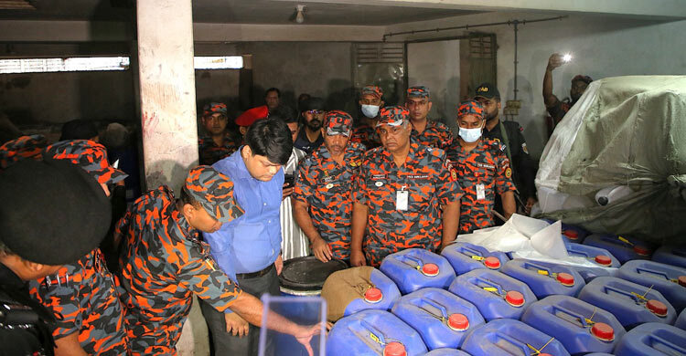 আবাসিক এলাকায় রাসায়নিক গুদাম, শ্যামবাজারে ছয়জনকে সাজা