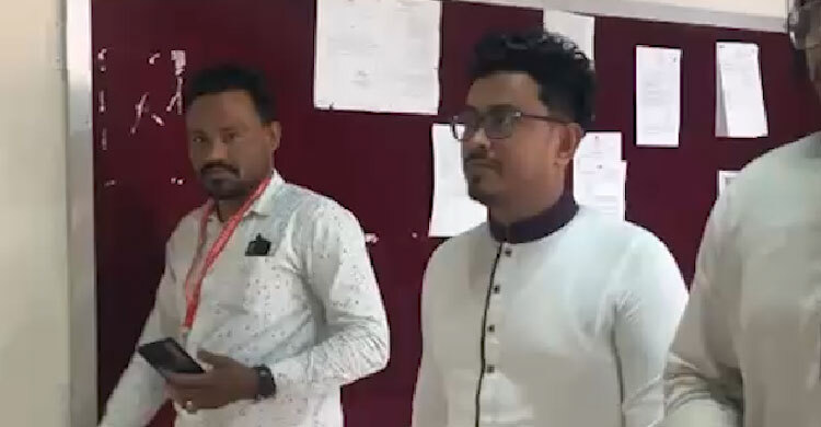 নির্বাচন কমিশনে এলেন ডাকসুর প্রতিনিধিদল!