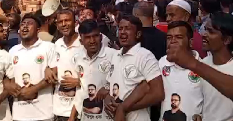 দরজা খুইলা দেখেন গো আমিনুল ভাই আইছে গো