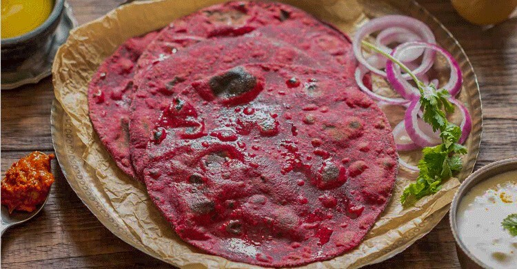 বাড়িতেই বানান বিটরুটের রঙিন পরোটা