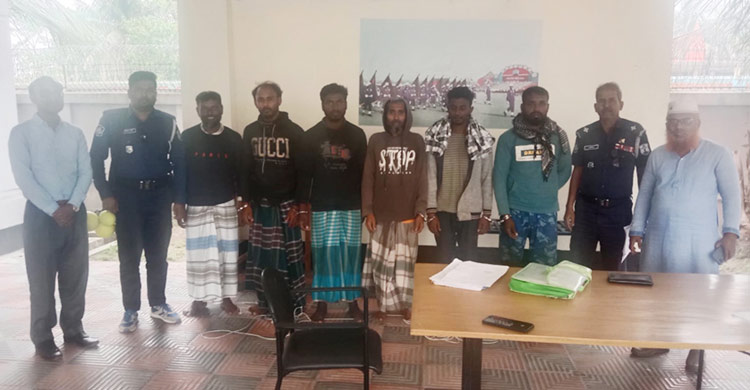 নিষেধাজ্ঞা অমান্য করে চাঁদপুর মেঘনা নদীর অভয়াশ্রমে জাটকা শিকার করার অভিযোগে আট জেলেকে আটক করা হয়েছে