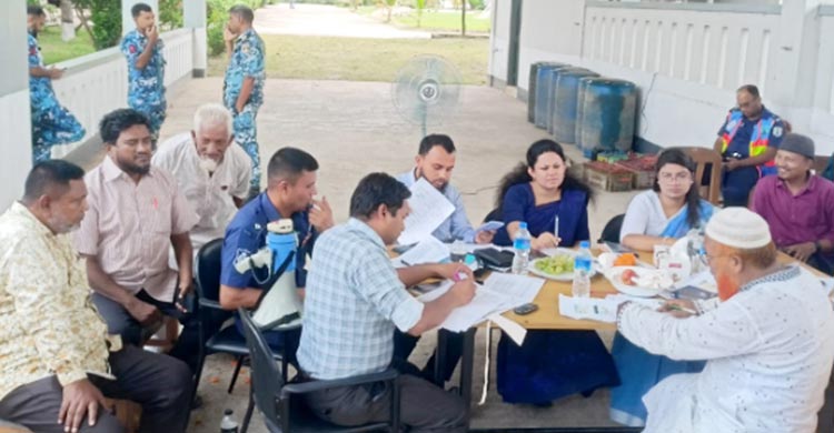 চাঁদপুরে জব্দ ২৯ নৌকা নিলামে বিক্রি