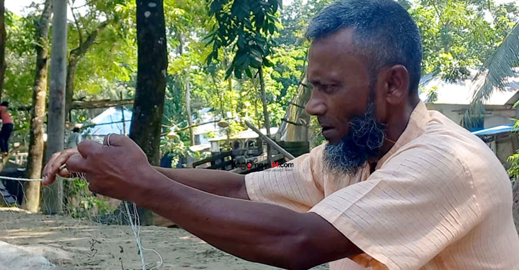 মধ্যরাত থেকে ইলিশ ধরায় নিষেধাজ্ঞা, দুশ্চিন্তায় জেলেরা