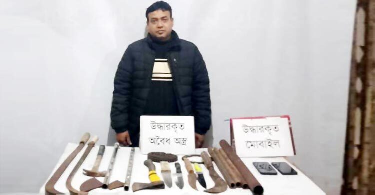 চাঁদপুরে অস্ত্রসহ বিএনপি নেতা আটক