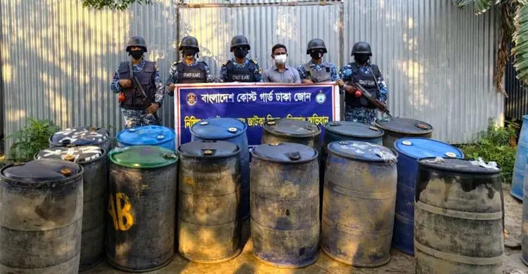 মজুত ২৮০০ লিটার ডিজেল জব্দ, ৪ ব্যবসায়ীকে জরিমানা