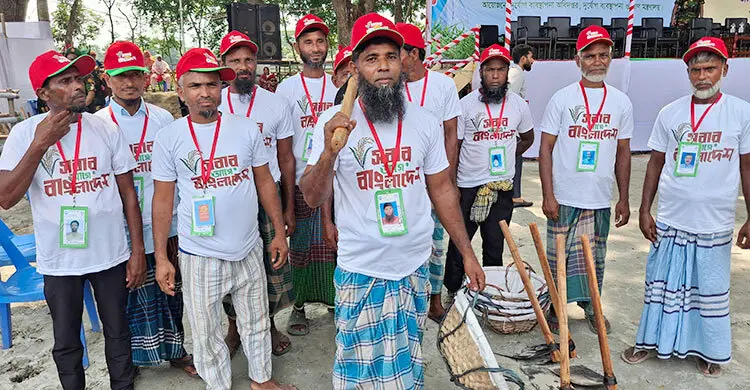 প্রধানমন্ত্রীর সঙ্গে কথা বলার সুযোগে উচ্ছ্বসিত খাল খনন শ্রমিকরা
