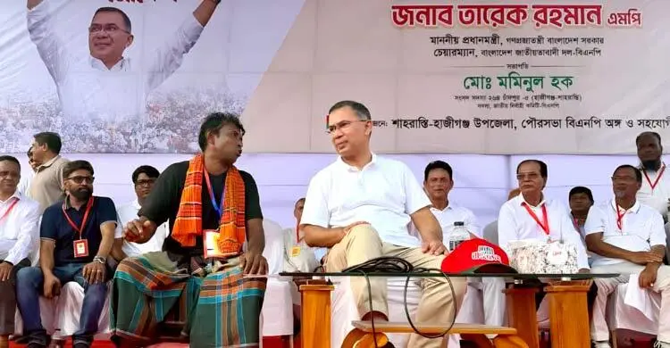 কৃষককে পাশে বসিয়ে কথা শুনলেন প্রধানমন্ত্রী