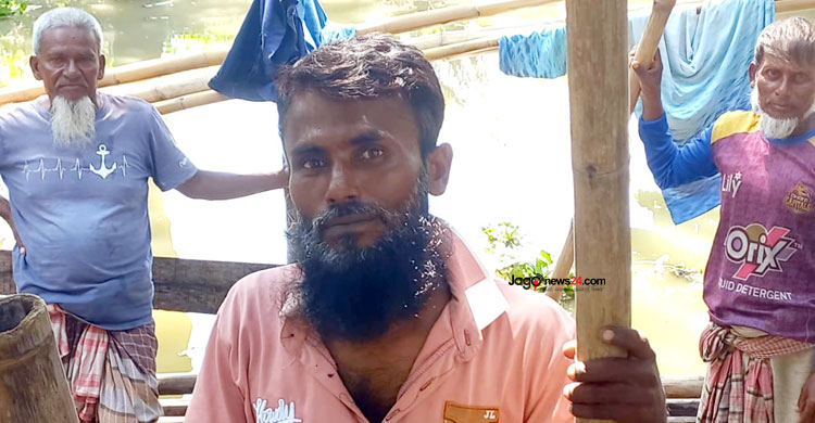 মধ্যরাত থেকে ইলিশ ধরায় নিষেধাজ্ঞা, দুশ্চিন্তায় জেলেরা