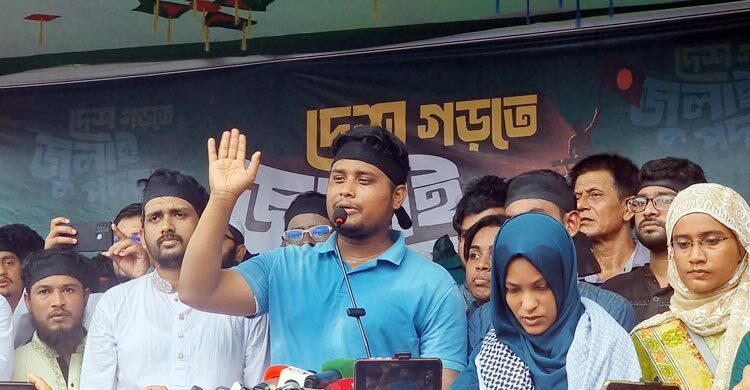 বেতন-ভাতা ফেরত দিয়ে স্বাস্থ্য উপদেষ্টাকে পদত্যাগ করতে হবে